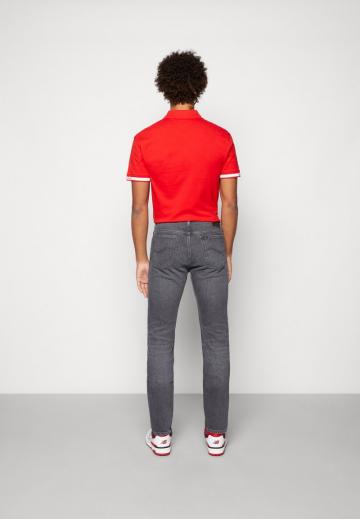 Узкие джинсы