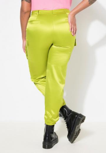 Брюки с накладными карманами