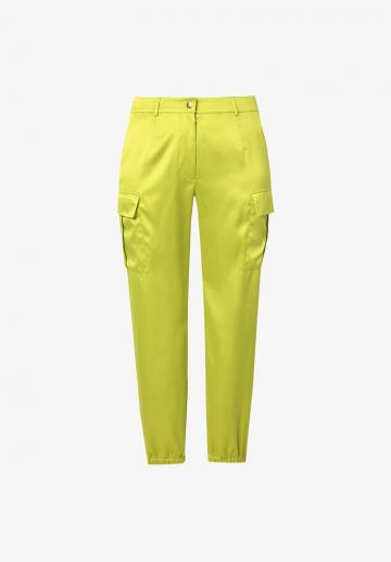 Брюки с накладными карманами