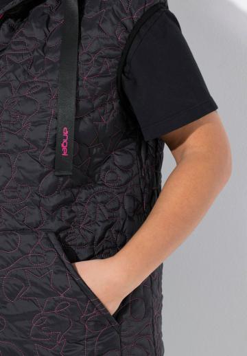 Длинный жилет