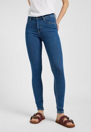 Узкие джинсы
