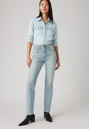 Прямые джинсы