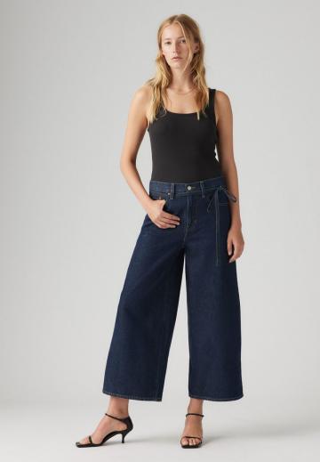 Короткие джинсы