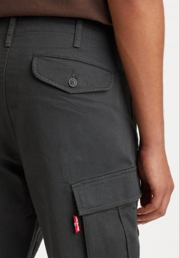 Брюки с накладными карманами