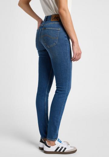 Узкие джинсы