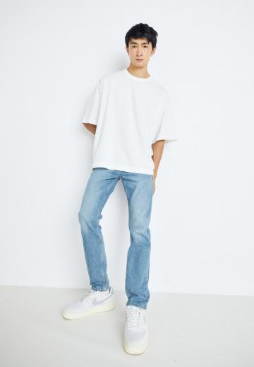 Узкие джинсы