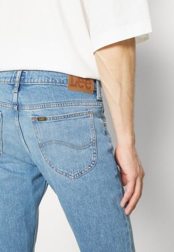 Узкие джинсы