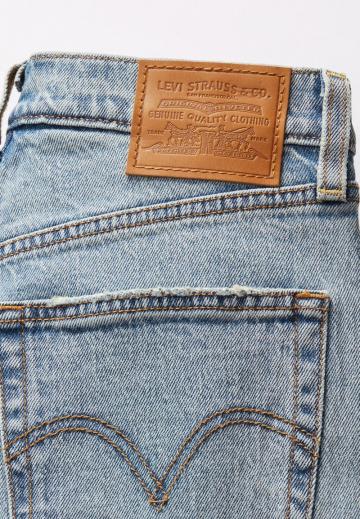 Прямые джинсы