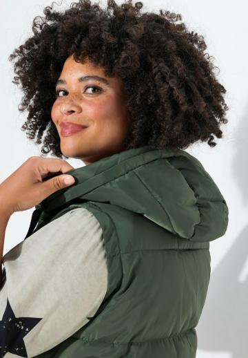 Длинный жилет