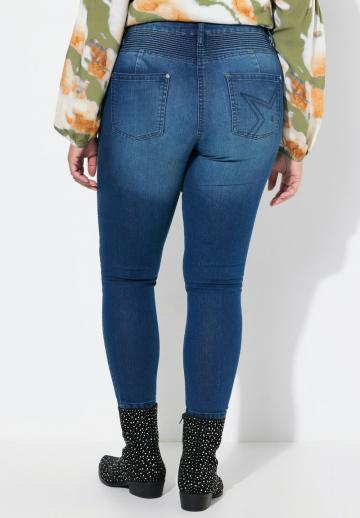Короткие джинсы