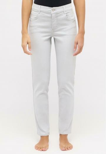 Узкие джинсы