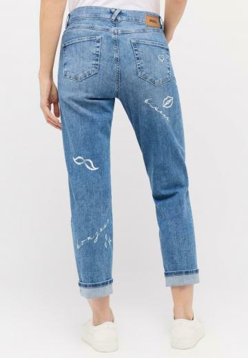 Короткие джинсы