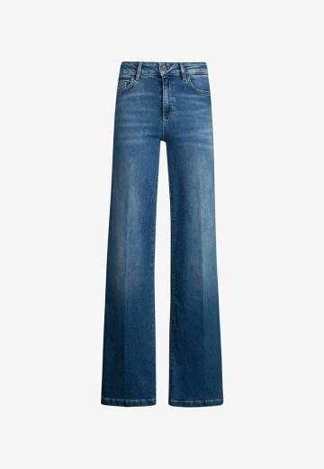 Клешеные джинсы