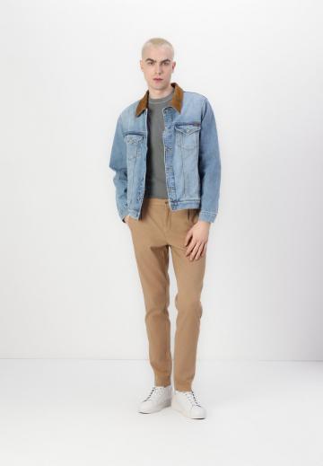 Джинсовая куртка