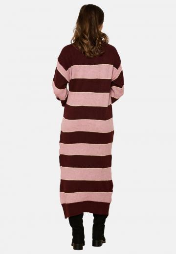 Вязаное платье