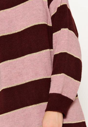 Вязаное платье