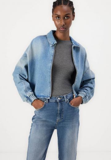 Прямые джинсы