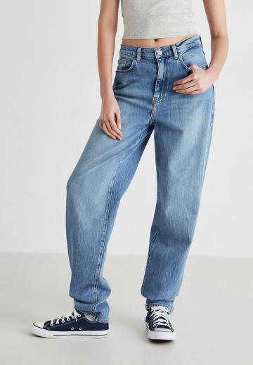 Джинсы