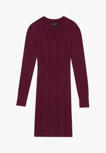 Вязаное платье