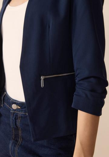 Блейзер с накладными карманами