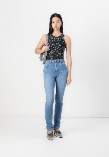 Узкие джинсы