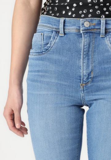 Узкие джинсы