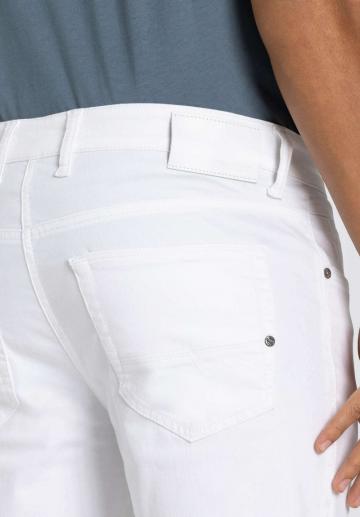 Узкие джинсы