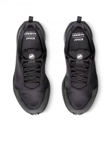 Походные кроссовки