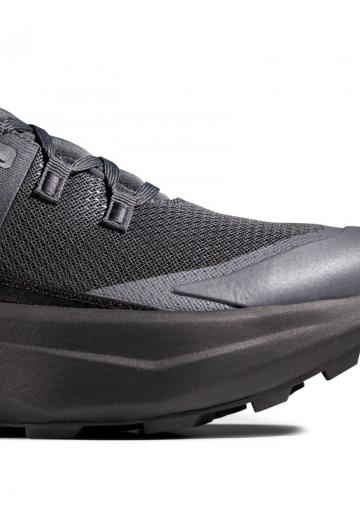 Походные кроссовки