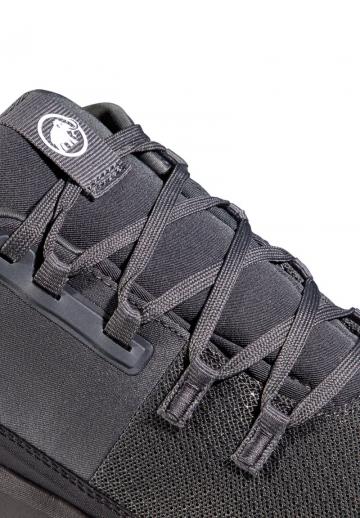 Походные кроссовки