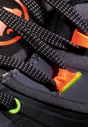 Походные ботинки