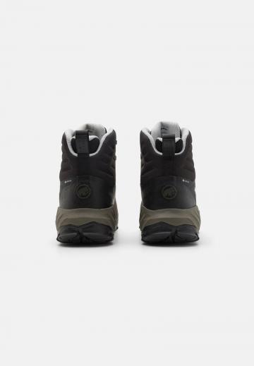 Походные ботинки