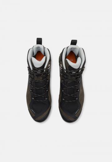 Походные ботинки