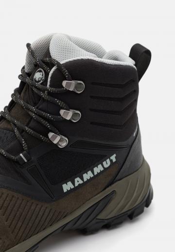 Походные ботинки