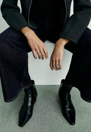 Клешеные джинсы