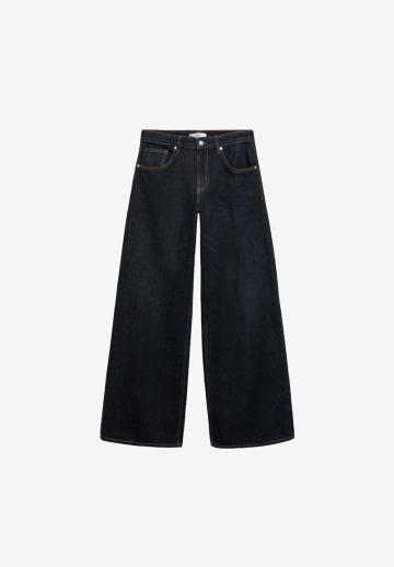 Клешеные джинсы