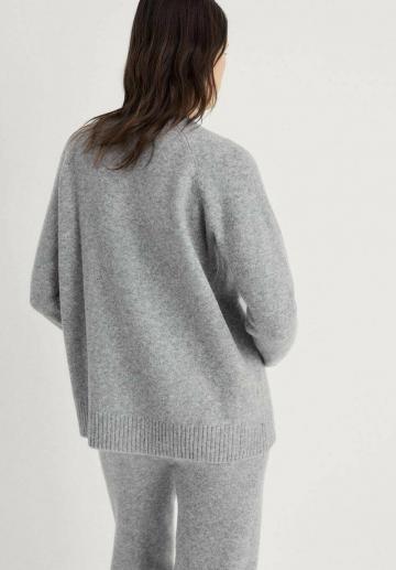 Длинный пуловер