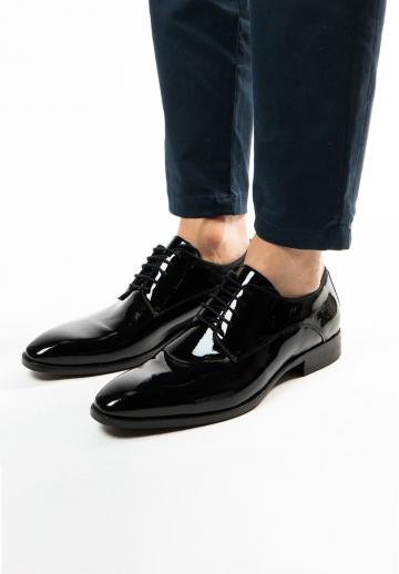 Ботинки на шнуровке