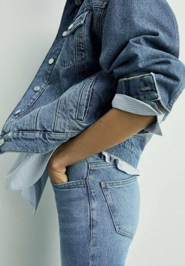 Клешеные джинсы