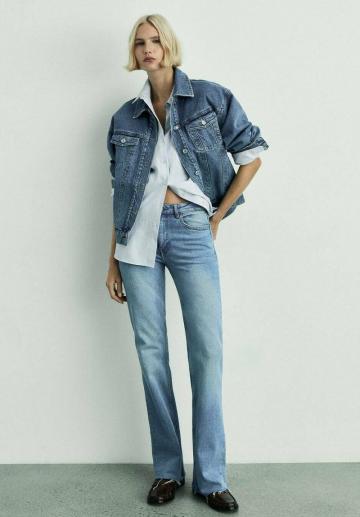 Клешеные джинсы