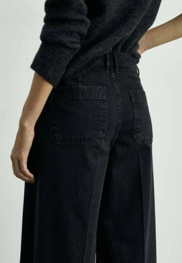 Клешеные джинсы