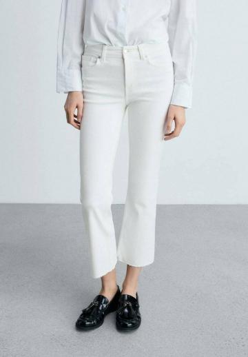Короткие джинсы