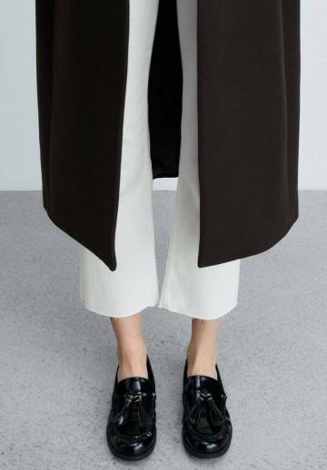 Короткие джинсы