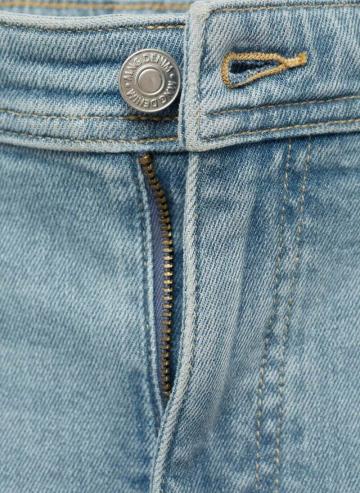 Узкие джинсы