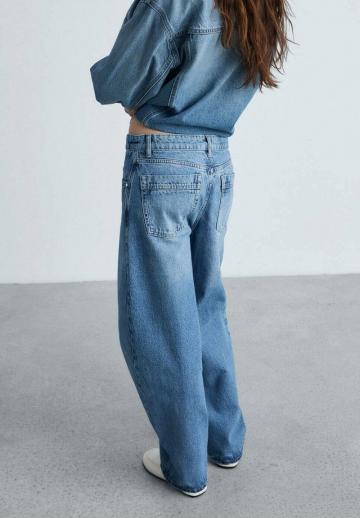 Свободные джинсы