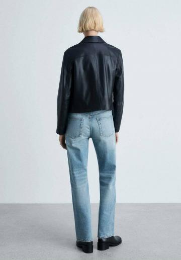 Прямые джинсы