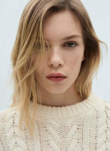 Пуловер в полоску