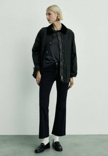 Короткие джинсы