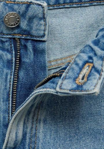 Короткие джинсы