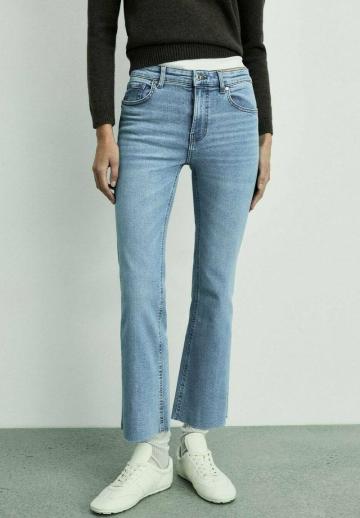Короткие джинсы